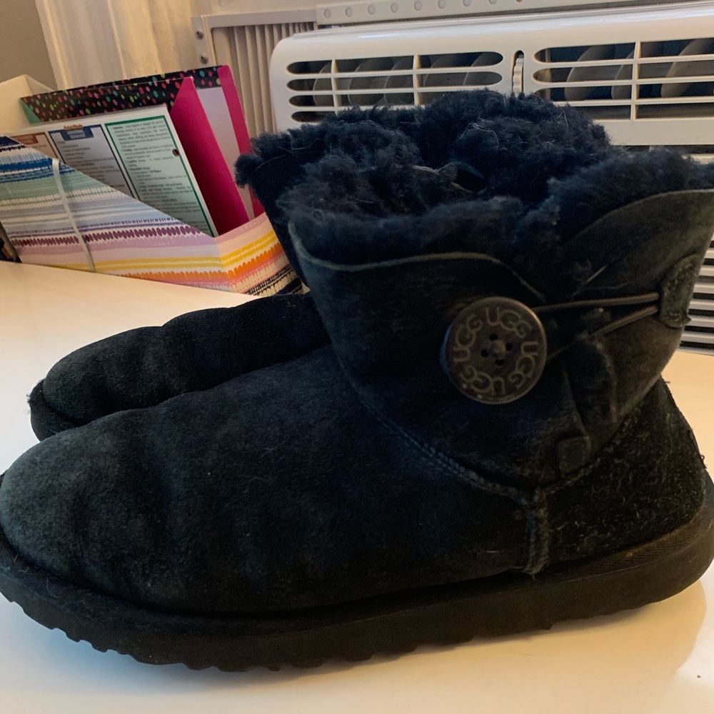 Black Uggs